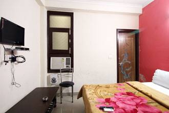 Hotel Dips Galaxy, New Delhi 4